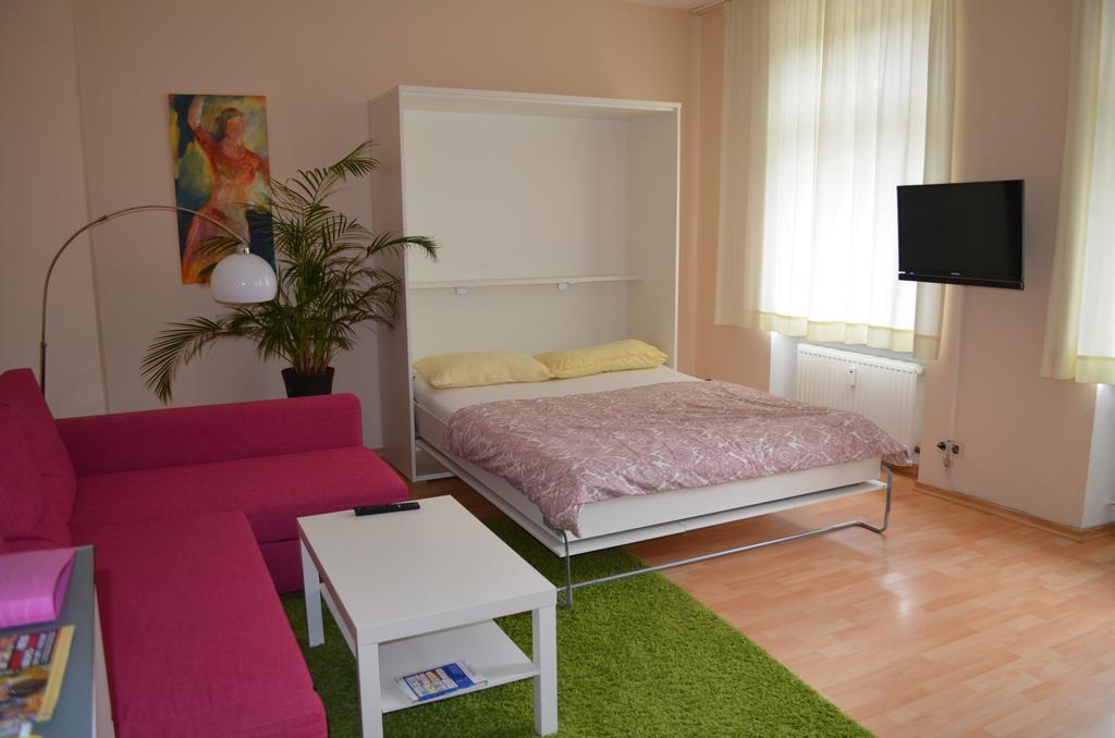 Ferienwohnung Barfly Трабен-Трарбах Екстериор снимка